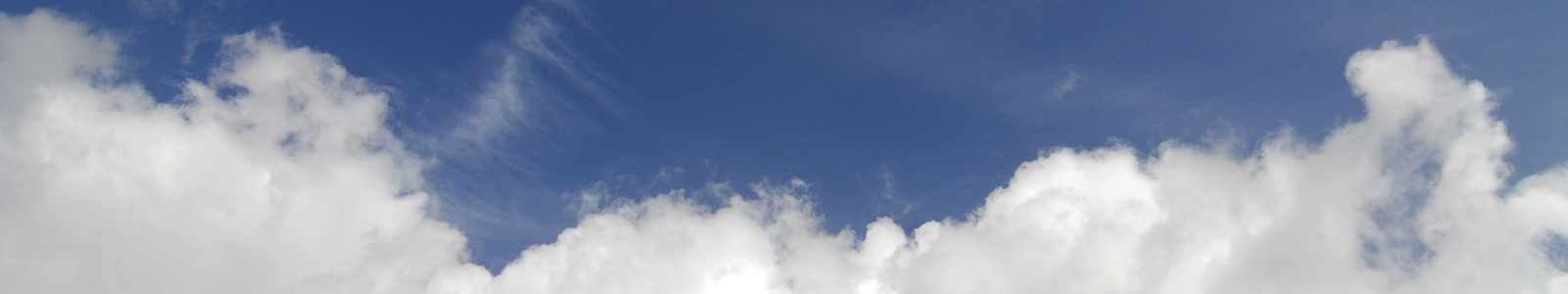 Himmel  mit weißen Wolken ©Feuerbach